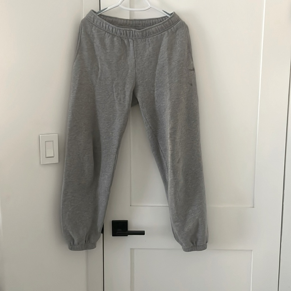 TNA Sweatfleece Lo-rise Mega Fit Sweatpants size Small Dark Heather Chrome Gray